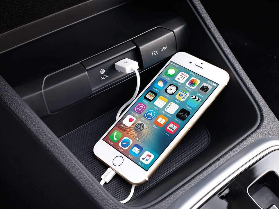 Bluetooth y conexión AUX & USB Bluetooth y conexión AUX & USB